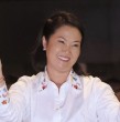 Conoce detalles sobre el giro dramático en las elecciones en Perú. Si bien Roberto Sánchez lidera la carrera, podría ser rebasado por Keiko Fujimori luego del conteo de votos en el extranjero.