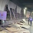 Un camión perdió parte de su carga en el túnel de Costanera Norte que conecta con Ruta 5 Sur. El sector estuvo cerrado durante la mañana y autoridades evalúan nuevas restricciones por los daños detectados en el viaducto.