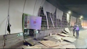 Camión pierde carga y provoca daños en túnel de Costanera Norte