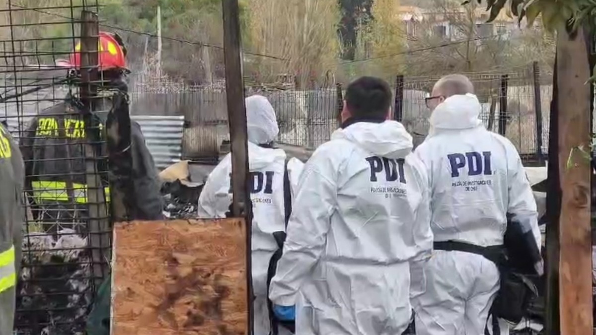 Tragedia en San Francisco de Mostazal: Dos adultos mayores mueren en incendio de una casa