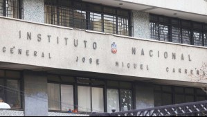 Instituto Nacional suspende clases este viernes por amenaza de tiroteo: Directivos sostendrán reunión para evaluar medidas
