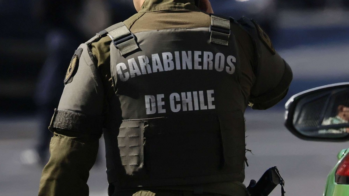 Carabinero es trasladado en helicóptero tras sufrir grave choque frontal en Cerrillos