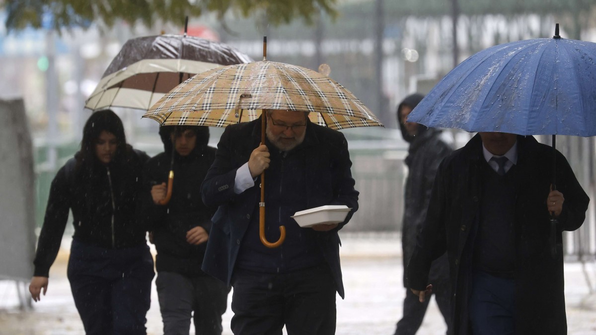 ¿Lloverá el Día del Padre? Meteoróloga de Megatiempo afirma que sistema frontal 'podría alcanzar la Región Metropolitana'