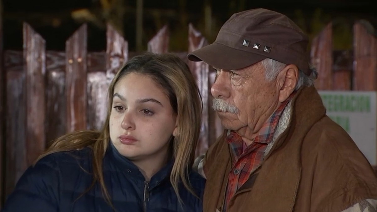 'Al último uno de los sujetos va y me da un beso': El testimonio de la nieta de Carlos Caszely tras sufrir encerrona en Peñalolén