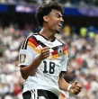 El fútbol total de Alemania arremetió sin piedad y goleó 7-1 a una Curazao que pagó carísimo el atrevimiento de querer complicar la vida a la tetracampeona, en la apertura del Grupo E de la Copa del Mundo.
