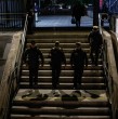 De acuerdo con el balance entregado por Carabineros, los procedimientos han permitido la detención de 495 personas, ya sea por delitos flagrantes o por mantener órdenes judiciales pendientes.