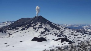 Monitorean volcán Nevados de Chillán tras registrar emisiones de material piroclástico