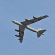 Un bombardero B-52 de Estados Unidos se estrelló poco después de despegar desde una base militar en California. Las autoridades activaron un operativo de emergencia mientras investigan las causas del accidente.