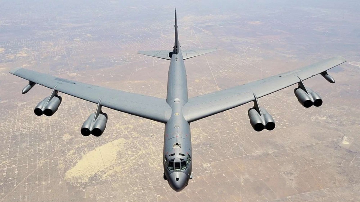 Gigantesco bombardero B-52 se estrelló al despegar desde base en EEUU: 8 muertos
