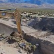 El Gobierno inició este martes la demolición del puente clandestino que había sido construido sobre una de las zanjas del plan Escudo Fronterizo en Colchane, Región de Tarapacá.