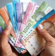 El Senado despachó a ley el proyecto que eleva el sueldo mínimo a $553.553. El reajuste se pagará con efecto retroactivo desde el 1 de mayo y contempla una nueva alza en 2027.