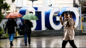 Se aproxima la lluvia a Santiago: Centro meteorológico noruego pronostica varios días con precipitaciones esta semana