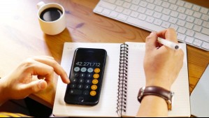 Así se calculan las horas extras en Chile: Conoce cuánto deberían pagarte por trabajar de más.