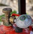 El Sernac emitió una alerta de seguridad por más de 10 mil reguladores de gas Mademsa (modelo TYQ-TS01B) debido a un defecto que podría desprender su tapa y causar fugas de gas.