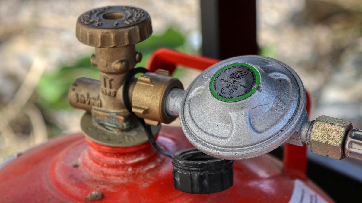 Sernac emite alerta de seguridad por modelo de reguladores de gas marca Mademsa: 'Podría generar fugas y riesgo de incendio'