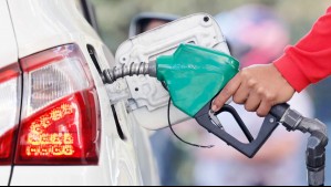 Bencinera anuncia rebaja de $100 por litro de bencina en todo Chile este miércoles: Así puedes acceder al descuento