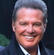 Luis Miguel permanece hospitalizado en Nueva York luego de someterse a una operación, según reveló una revista española. El medio aseguró que el cantante está acompañado por Paloma Cuevas.