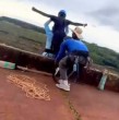 el material fue publicado por Luis Felipe Feliciano Egoroff, de 32 años, uno de los acusados por la muerte de Maria Eduarda Rodrigues de Freitas, ocurrida el pasado sábado en el Puente del Esqueleto, en Limeira, estado de San Pablo.