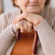 La Compensación por Diferencias de Expectativa de Vida para las Mujeres es un beneficio que busca corregir desigualdades históricas de género en el cálculo de las pensiones. Revisa cuál es la edad mínima para solicitar los pagos.