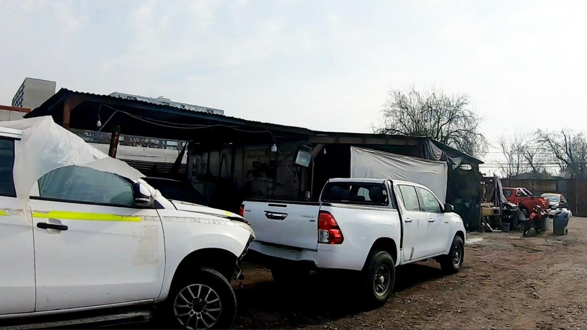 Carabineros fue a fiscalizar desarmadurías en San Miguel y lo que encontraron los hizo detener a seis personas