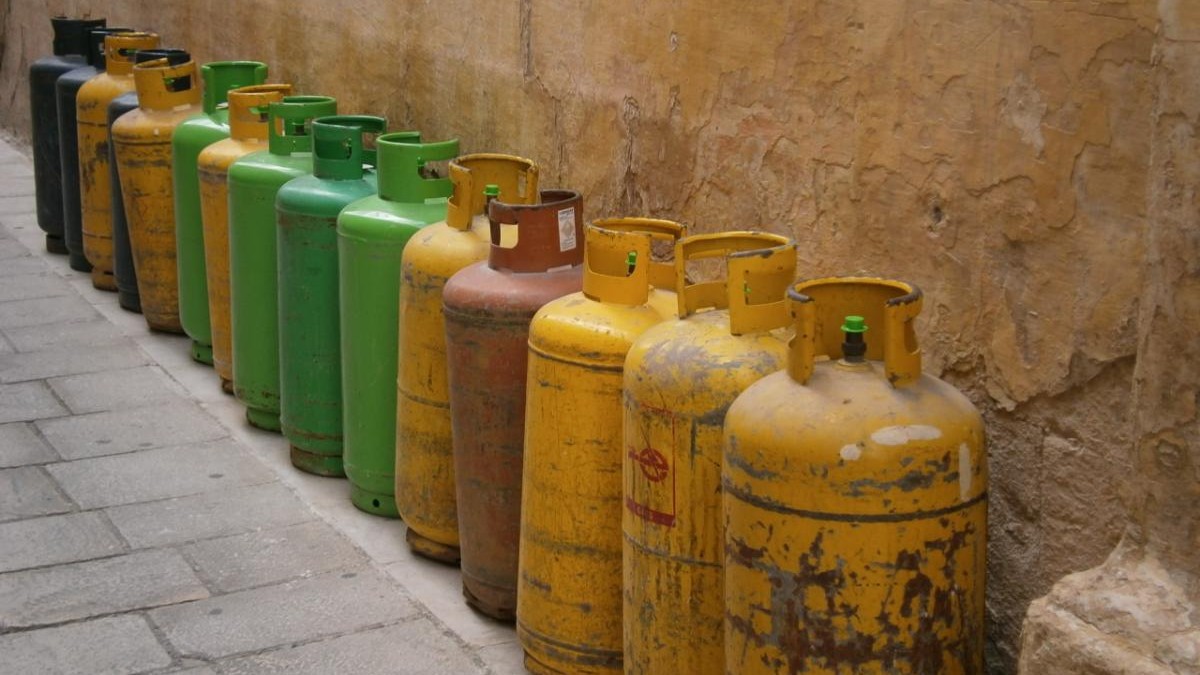 Denuncian venta de cupones de gas en redes sociales y alzas injustificadas de precios en distribuidoras