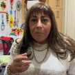 Una exasesora del hogar de Helhue Sukni salió en defensa de la abogada tras la polémica por los adornos de su casa. La trabajadora aseguró que fue \\\'una gran jefa\\\' y descartó las críticas sobre las labores domésticas.