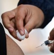 Minsal y Metro de Santiago habilitaron 21 estaciones con puntos de vacunación contra la influenza durante las vacaciones de invierno para facilitar el acceso de los grupos de riesgo.
