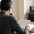 Un padre recurrió a la Corte Suprema para reducir la pensión de su hijo universitario, pero el tribunal confirmó el aumento a casi el triple de lo que pagaba. Revisa los detalles del caso.