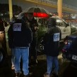 Durante la madrugada de este sábado, un hombre de 35 años falleció luego de recibir impactos balísticos mientras se movilizaba en un vehículo por la Ruta 160, en la comuna de Coronel. La víctima iba acompañada de su pareja al momento del ataque.