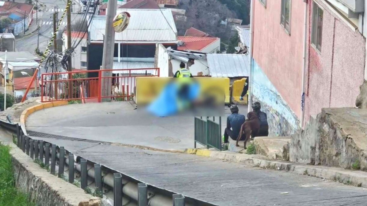 Ciclista muere mientras practicaba descenso en Valparaíso: Chocó con una barrera de contención