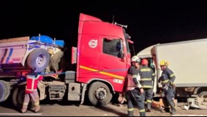 Choque frontal entre camión y vehículo menor deja tres fallecidos y un herido grave en ruta de Arica