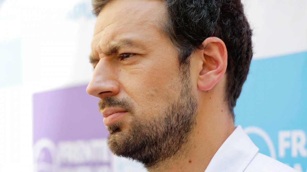 Cadem: Tomás Vodanovic lidera entre los políticos con mayor 'imagen positiva' y Bachelet es la figura más conocida