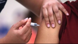 Autoridades llaman a vacunarse durante las vacaciones de invierno ante aumento de circulación de virus respiratorios