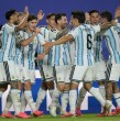 Si Argentina gana el Grupo J, enfrentará al 2º del Grupo H en Miami el 3 de julio. Hoy ese rival es Uruguay. Si termina segunda, se cruza con España el 2 de julio en Los Ángeles. Todo se define el 27 de junio.