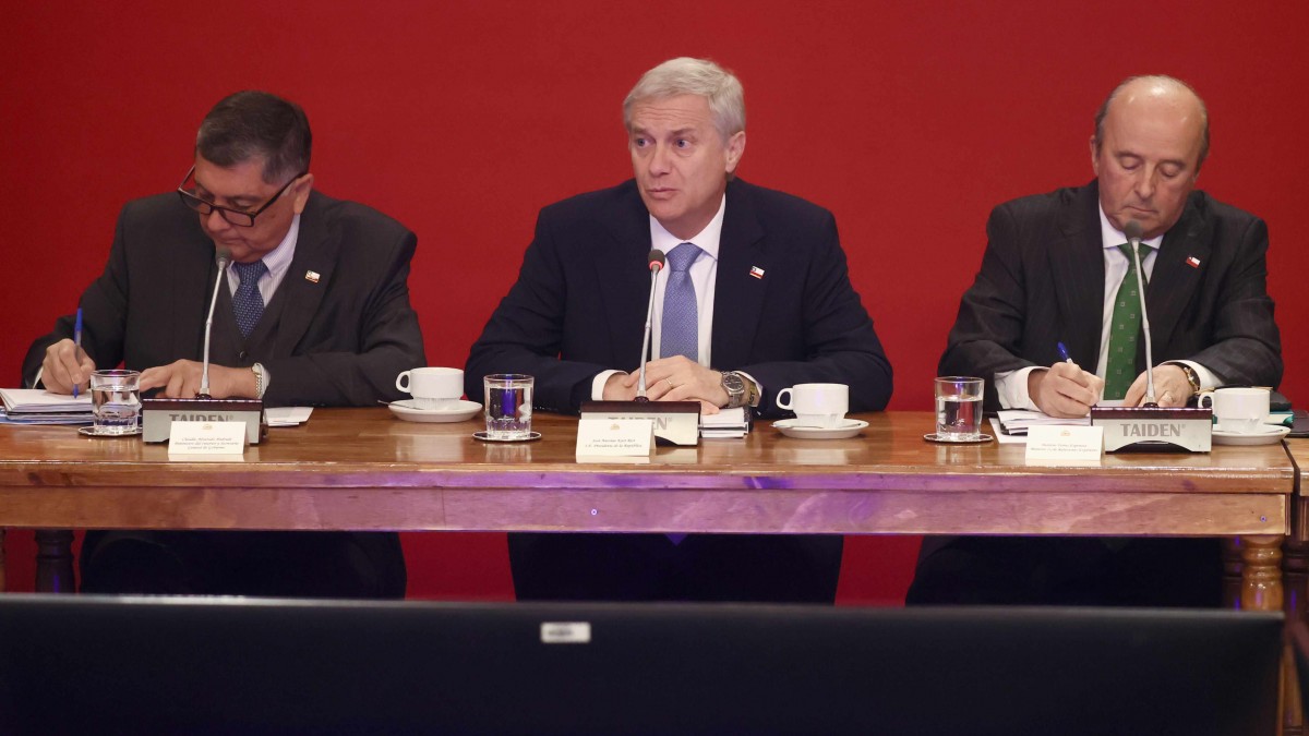 A 100 días de gobierno: Kast encabeza consejo de gabinete con foco en empleo, inversión y emergencias