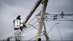 Hasta ocho horas sin suministro: Once comunas de la Región Metropolitana tendrán cortes de luz este miércoles