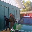 Dos menores de 16 años fueron detenidos en Maipú tras intentar realizar una encerrona a un vehículo conducido por carabineros de civil. El automóvil en que se movilizaban mantenía encargo vigente por robo y ambos registraban antecedentes policiales.