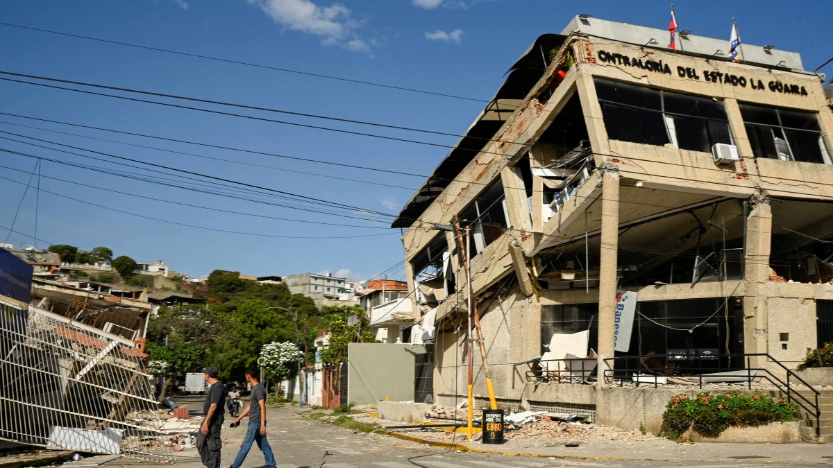 Se reportan saqueos en zona costera de Venezuela afectada por devastadores terremotos