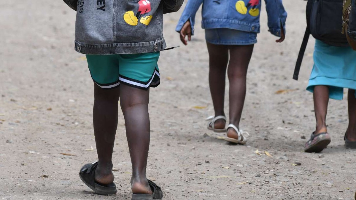 Fiscalía formaliza a dos imputados por red que traficó niños haitianos y movió más de $800 millones