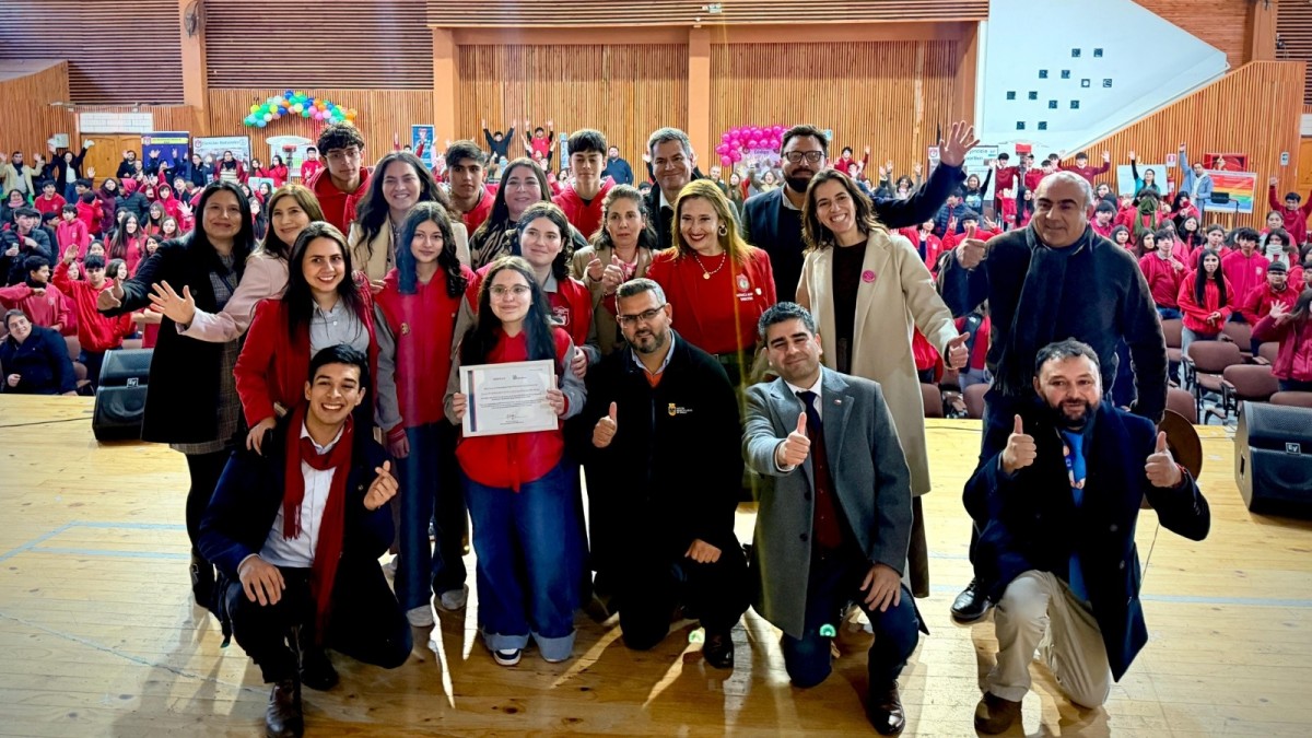 Colegio chileno entre los más innovadores del mundo: Liceo de Rengo utiliza Minecraft como herramienta de aprendizaje