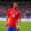 Alexis Sánchez analiza su futuro tras quedar como agente libre. Aunque Sevilla busca renovarlo, la MLS aparece como una opción para el delantero chileno de cara a la próxima temporada.