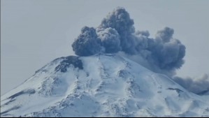 Experto y expulsión de ceniza en Complejo volcánico Nevados de Chillán: "Ese material ya indica que hay una erupción en curso"