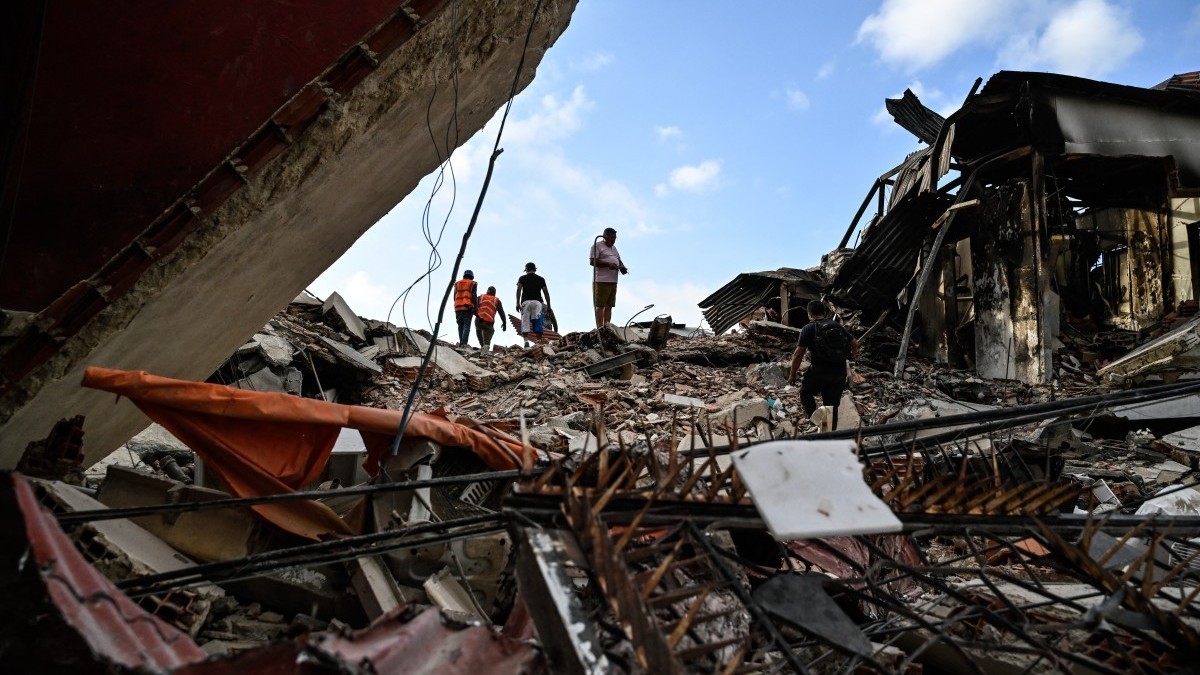 Niño de 11 años es rescatado tres días después de los terremotos en Venezuela: 'En estas horas cada vida es esperanza'