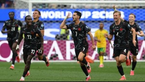 Canadá derrota a Sudáfrica con gol en los descuentos y es el primer clasificado a octavos de final del Mundial