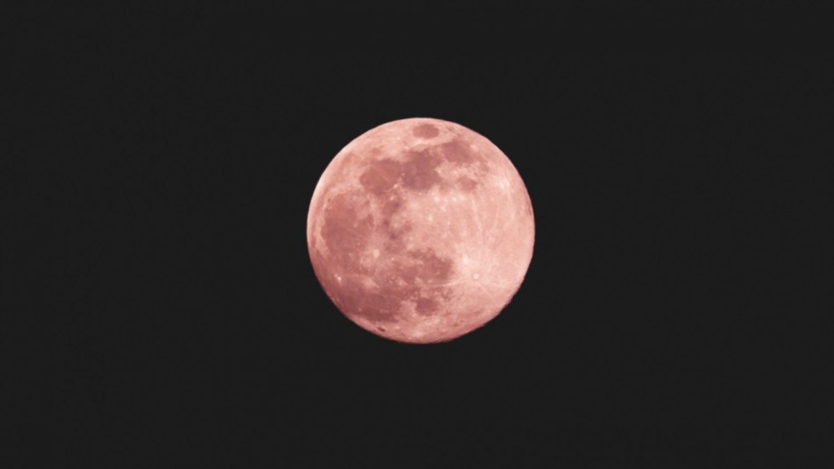Luna de Fresa 2026: ¿A qué hora se podrá ver en Chile y por qué recibe ese nombre?