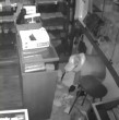 Una banda ingresó por un forado a una joyería familiar en el centro de Santiago y robó más de $80 millones en alhajas, además de $2,5 millones en efectivo. Cámaras registraron el millonario delito.