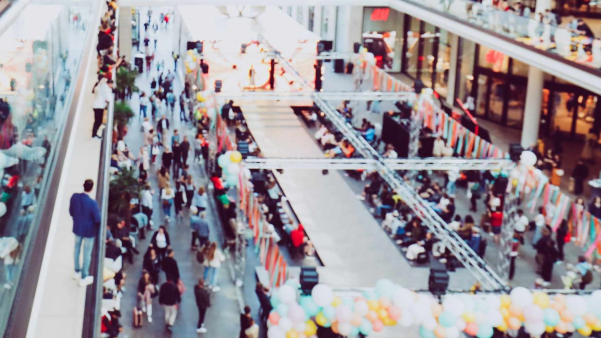 ¿Abrirán hoy lunes malls y supermercados?: Así funcionará el comercio durante este feriado