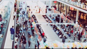 ¿Abrirán hoy lunes malls y supermercados?: Así funcionará el comercio durante este feriado