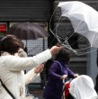 La Dirección Meteorológica emitió un aviso por fuertes vientos en zonas de seis regiones del país. Revisa las rachas pronosticadas de hasta 80 km/h y cuándo ocurrirá el evento.
