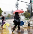El meteorólogo Jaime Leyton informó que existe probabilidad de lluvias en Santiago este sábado por una baja segregada. Además, adelantó un evento de precipitaciones más importante para la próxima semana.